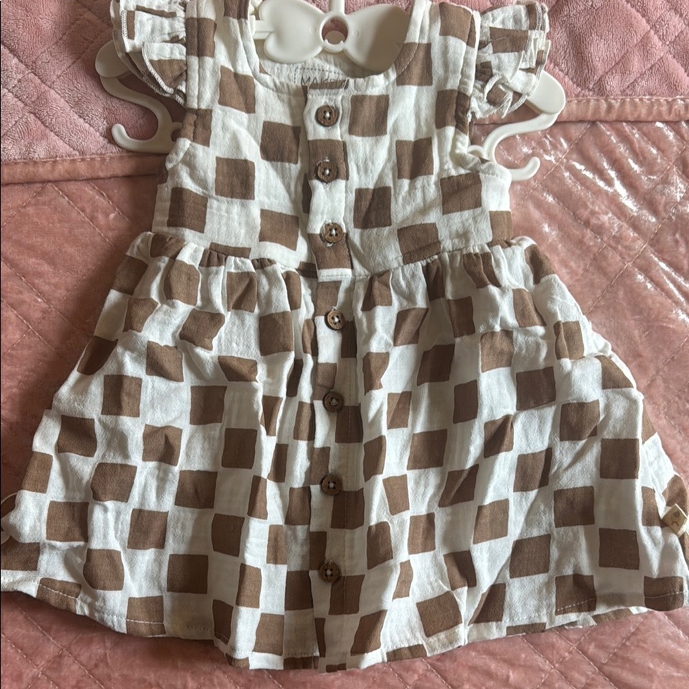 Checkered Linen Sundress - Picture 5 of 7
